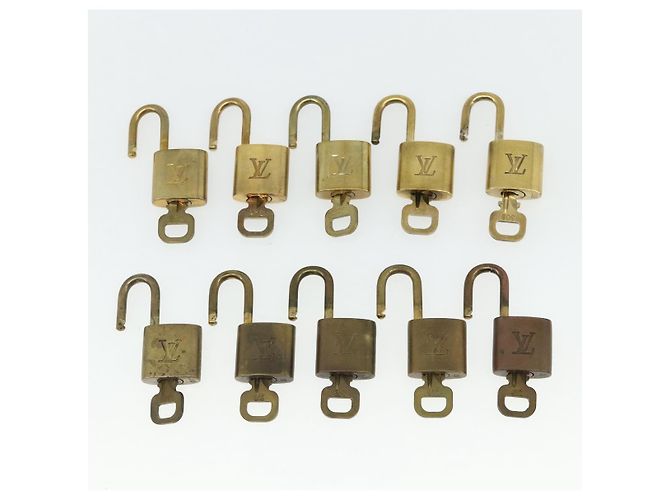 LOUIS VUITTON Ensemble de 10 Cadenas en métal Doré LV Auth ti3909 - vue 8