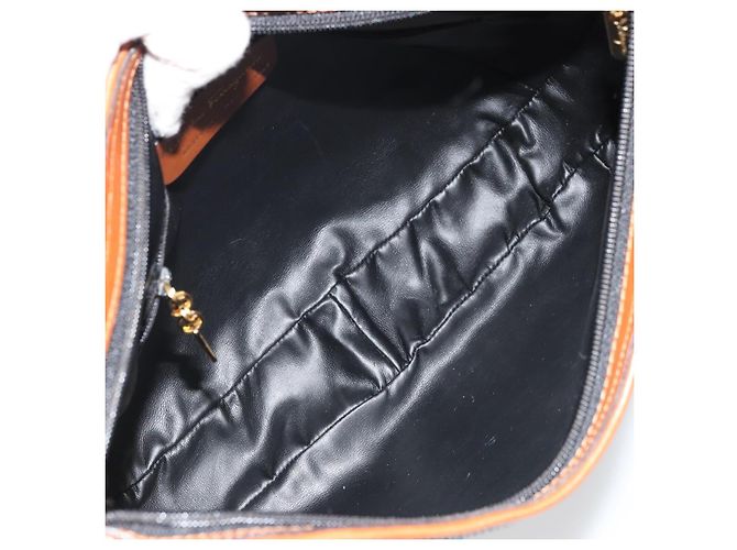 Bolsa de Ombro Salvatore Ferragamo em Couro Preto e Ouro Auth 175157 Dourado - vista 11