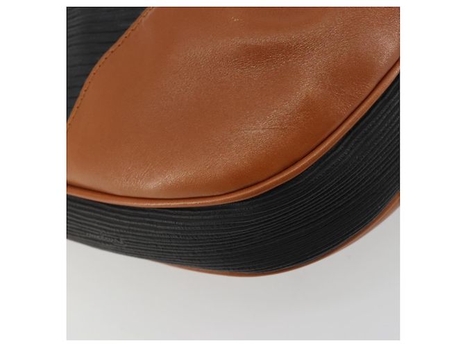 Bolsa de Ombro Salvatore Ferragamo em Couro Preto e Ouro Auth 175157 Dourado - vista 14