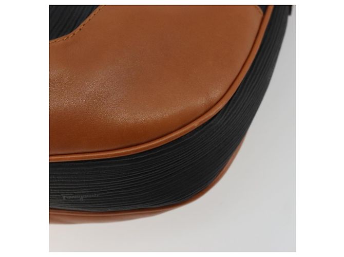 Bolsa de Ombro Salvatore Ferragamo em Couro Preto e Ouro Auth 175157 Dourado - vista 15