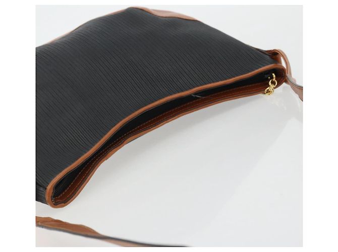 Bolsa de Ombro Salvatore Ferragamo em Couro Preto e Ouro Auth 175157 Dourado - vista 6