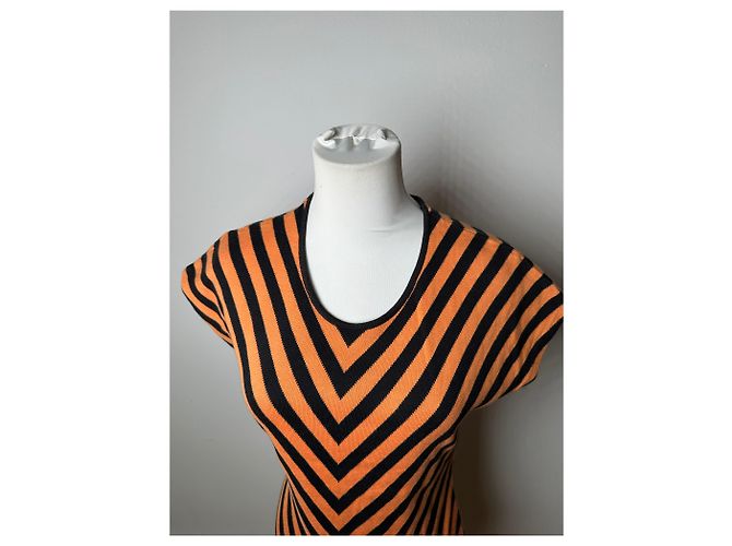 Top senza maniche a righe a zigzag vintage Givenchy arancione e nero M - vista 11