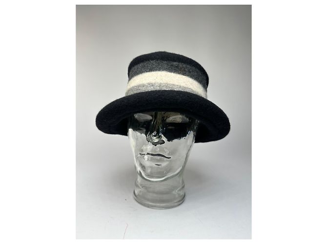 Cappello Vintage Givenchy in Feltro di Lana Striato Nero Grigio Bianco M - vista 7