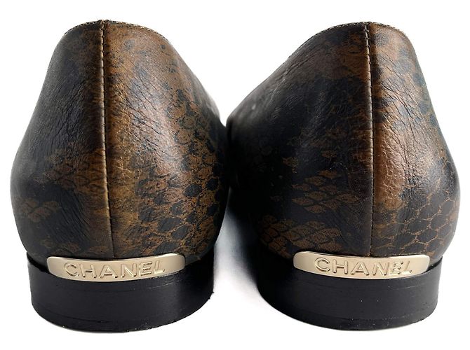 Timeless Chanel Bailarinas de cuero impresas con punta cap 40C serpiente metálica Dorado - vista 4