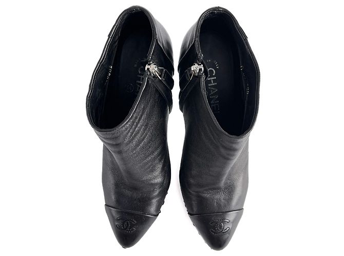 Timeless Chanel Botines de plataforma de cuero con cadena adornada CC 110 38,5 Negro - vista 3