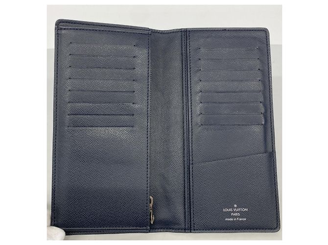 Portafoglio Lungo Brazza in Taiga Louis Vuitton Blu navy - vista 3