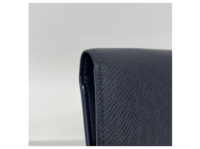 Portafoglio Lungo Brazza in Taiga Louis Vuitton Blu navy - vista 6