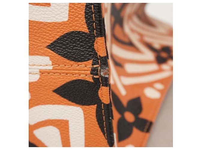 Borsa tote OnTheGo GM LV Crafty di Louis Vuitton Marrone - vista 7