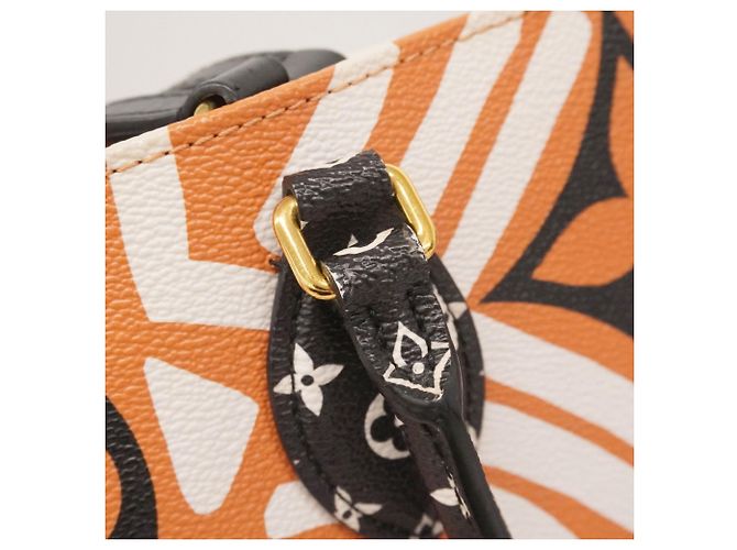 Borsa tote OnTheGo GM LV Crafty di Louis Vuitton Marrone - vista 9