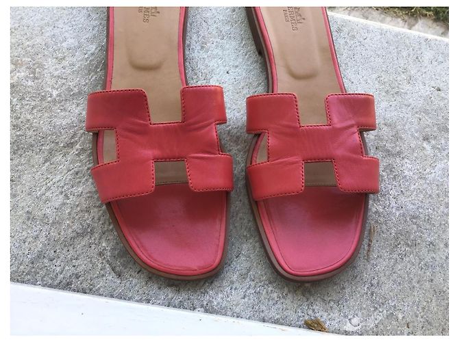 Sandalias Hermès Oran de piel rosa - vista 3