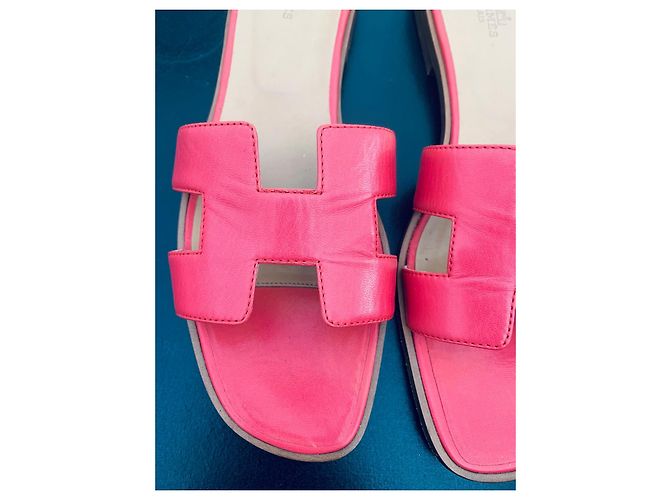 Sandalias Hermès Oran de piel rosa - vista 5