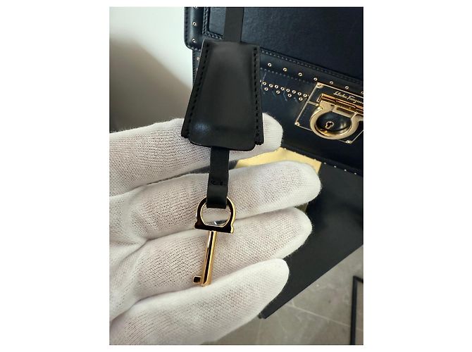 Borsa Salvatore Ferragamo Gancini in pelle nera Nero - vista 11
