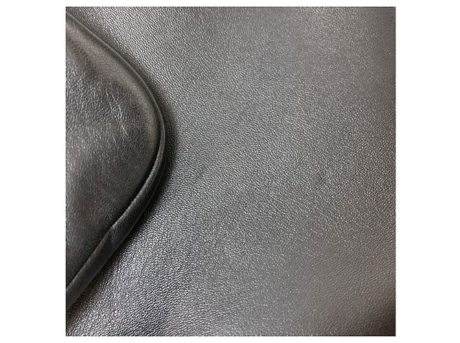 Schwarze Lammleder-Handtasche von Prada - Ansicht 12