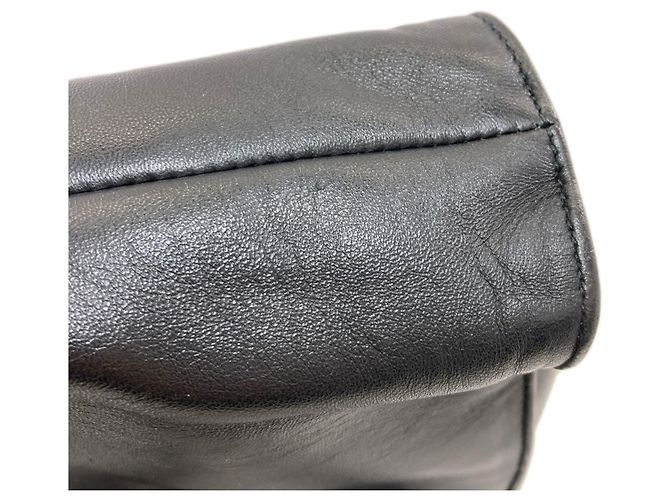 Schwarze Lammleder-Handtasche von Prada - Ansicht 14