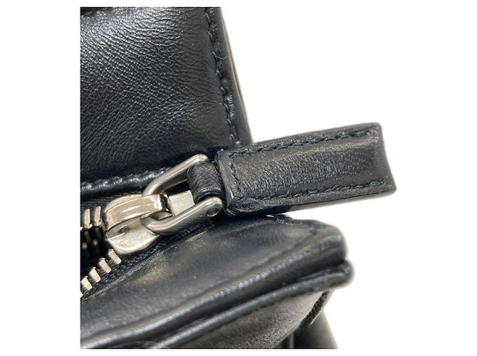 Schwarze Lammleder-Handtasche von Prada - Ansicht 15