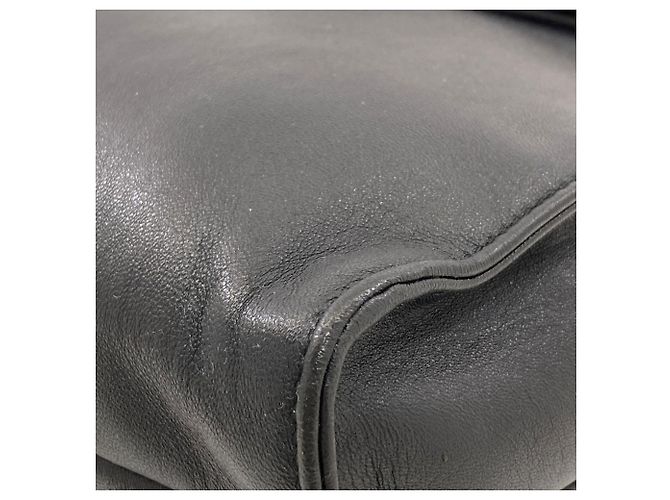 Schwarze Lammleder-Handtasche von Prada - Ansicht 21