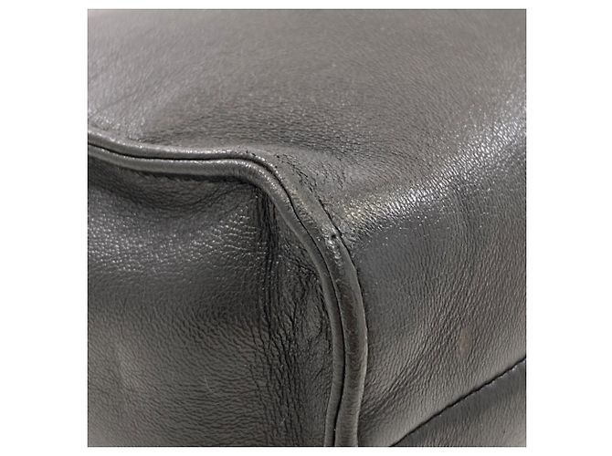 Schwarze Lammleder-Handtasche von Prada - Ansicht 22