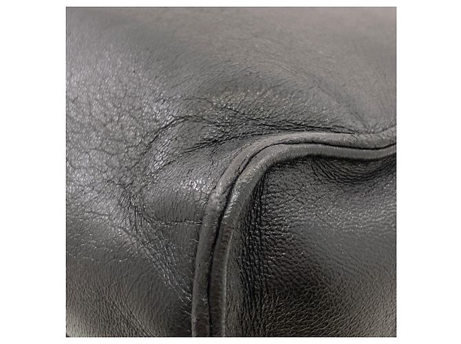 Schwarze Lammleder-Handtasche von Prada - Ansicht 23