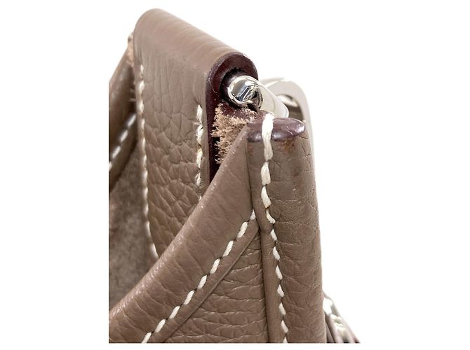Hermès Evelyne 3 PM Schultertasche Taupe - Ansicht 10