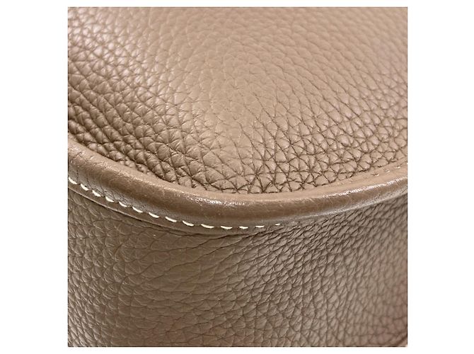 Hermès Evelyne 3 PM Schultertasche Taupe - Ansicht 18