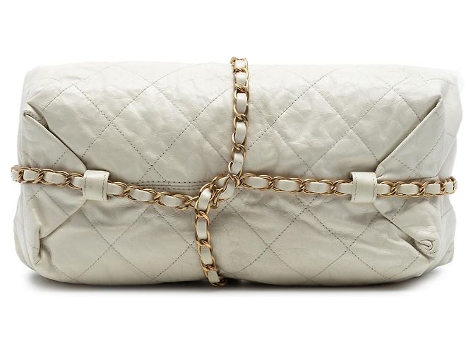 Borsa Baluchon Chanel in pelle di vitello trapuntata bianca Midnight Swim Bianco Crudo - vista 3