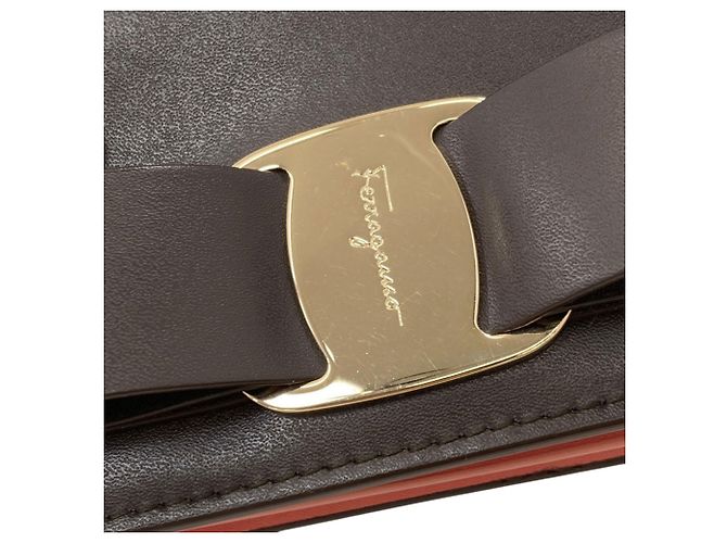 Cartera de cuero bi-fold Vara Ribbon de Salvatore Ferragamo Castaño Rosa - vista 18