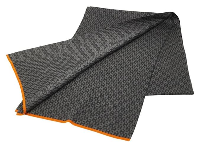 Silk In Stola in seta grigia Hermès Marrone - vista 2