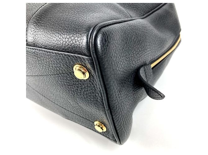 Borsa Tote MM Ultra Soft Dora di Louis Vuitton Nero - vista 6