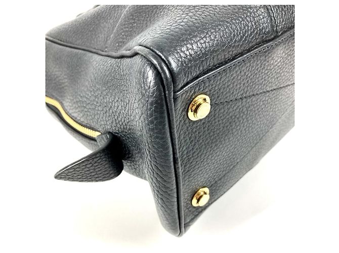 Borsa Tote MM Ultra Soft Dora di Louis Vuitton Nero - vista 7