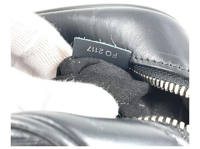 Borsa Danube in pelle Epi Louis Vuitton Nero - vista 14