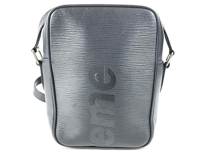 Borsa Danube in pelle Epi Louis Vuitton Nero - vista 2