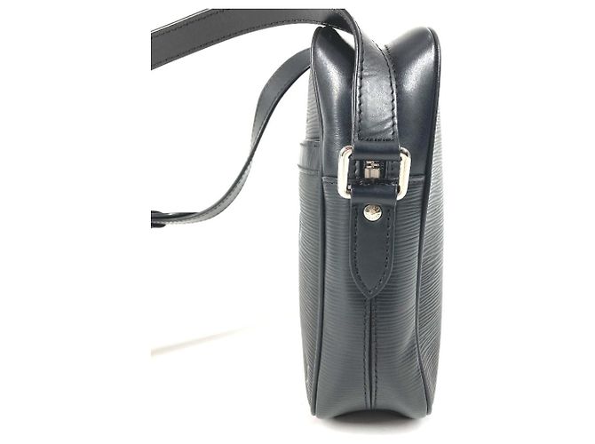 Borsa Danube in pelle Epi Louis Vuitton Nero - vista 3