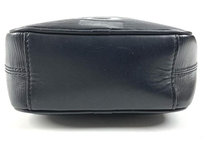 Borsa Danube in pelle Epi Louis Vuitton Nero - vista 5