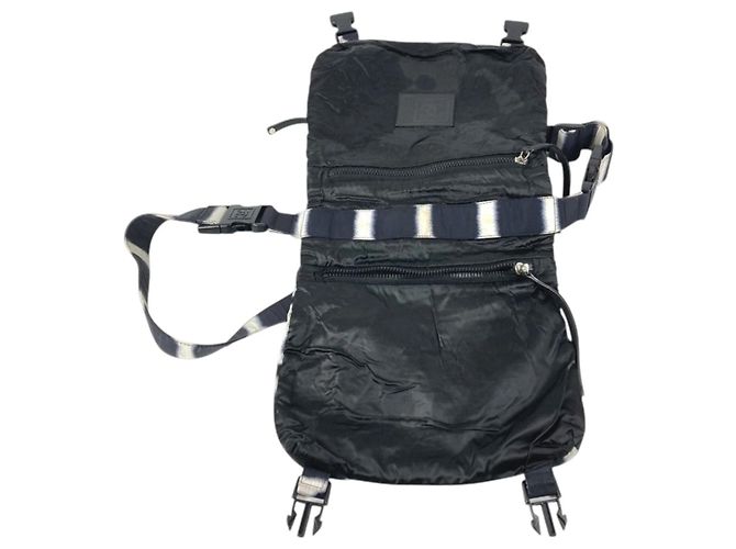 Borsa a tracolla in nylon sportivo Chanel Nero Bianco - vista 11