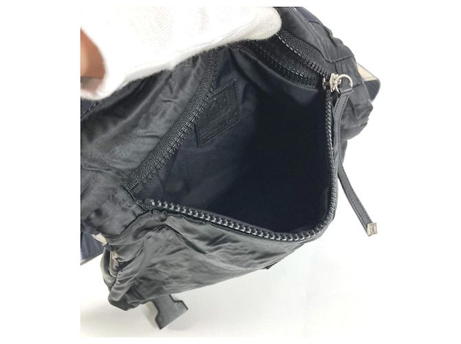 Borsa a tracolla in nylon sportivo Chanel Nero Bianco - vista 13