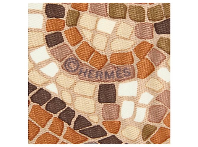 Sciarpa Hermès Carré 90 Sotto la Guida di Marte Multicolore Beige - vista 2