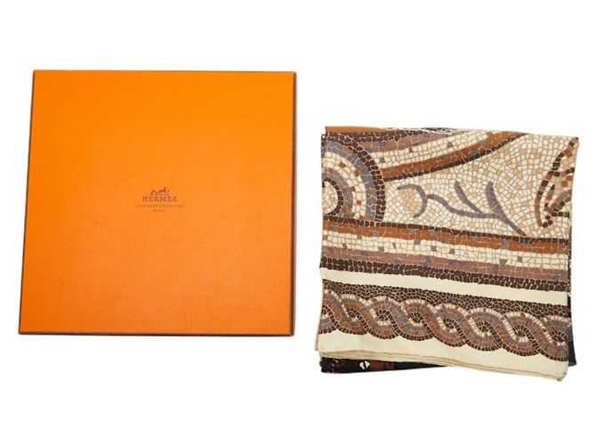 Sciarpa Hermès Carré 90 Sotto la Guida di Marte Multicolore Beige - vista 8