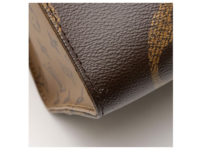 Sac Onthego GM en toile Monogram géant Louis Vuitton Marron - vue 10