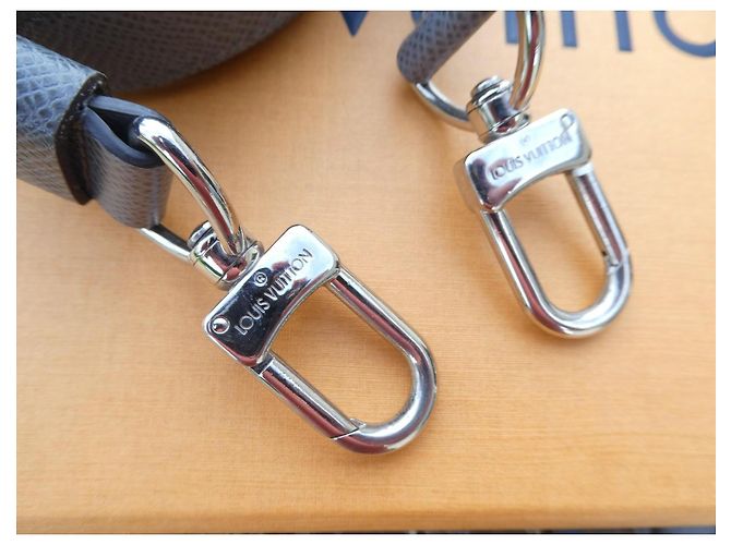 Cinghia a spalla Louis Vuitton per Keepall, lunghezza massima 138 cm, senza scatola Grigio - vista 3