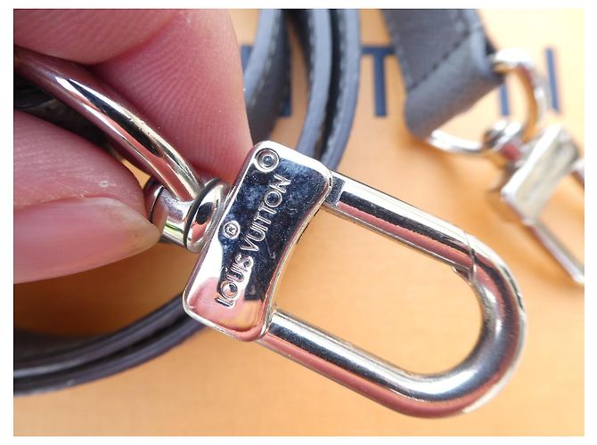 Cinghia a spalla Louis Vuitton per Keepall, lunghezza massima 138 cm, senza scatola Grigio - vista 6