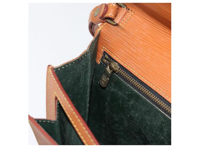LOUIS VUITTON Borsa a Mano Dragonne Epi Serie Zipangu Oro M52618 LV Auth 176878 - vista 19