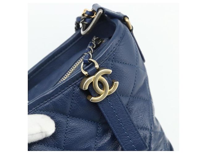 Borsa Chanel Chain Gabriel De Chanel in pelle caviar blu oro CC Auth ka4104SAV D'oro - vista 14