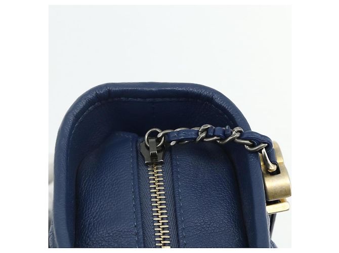 Borsa Chanel Chain Gabriel De Chanel in pelle caviar blu oro CC Auth ka4104SAV D'oro - vista 15