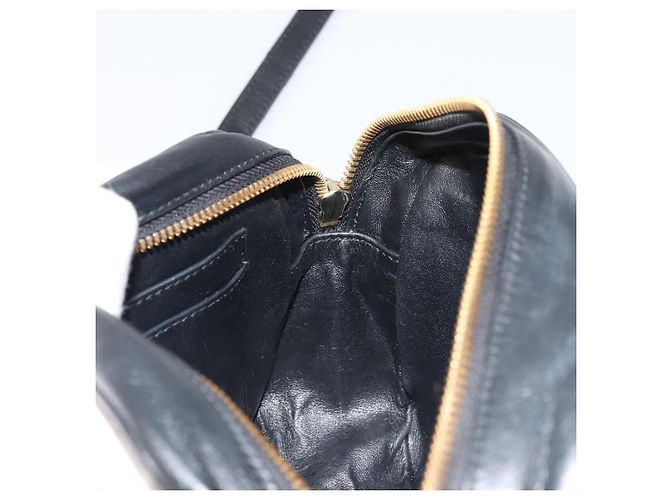 Salvatore Ferragamo Borsa a Spalla Gancini Chain in Pelle Nera Oro Auth 176787 Nero D'oro - vista 17