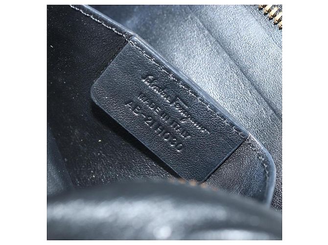 Salvatore Ferragamo Borsa a Spalla Gancini Chain in Pelle Nera Oro Auth 176787 Nero D'oro - vista 21