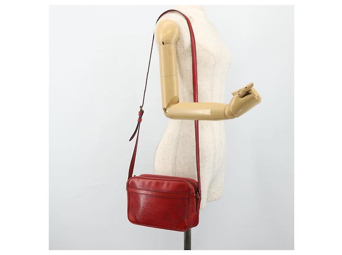 LOUIS VUITTON Borsa a Spalla Epi Trocadero 23 Rossa M52307 LV Auth 177428 Rosso - vista 23