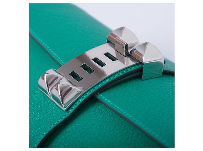 Clutch Hermès Medor in pelle verde con hardware in palladio - vista 3