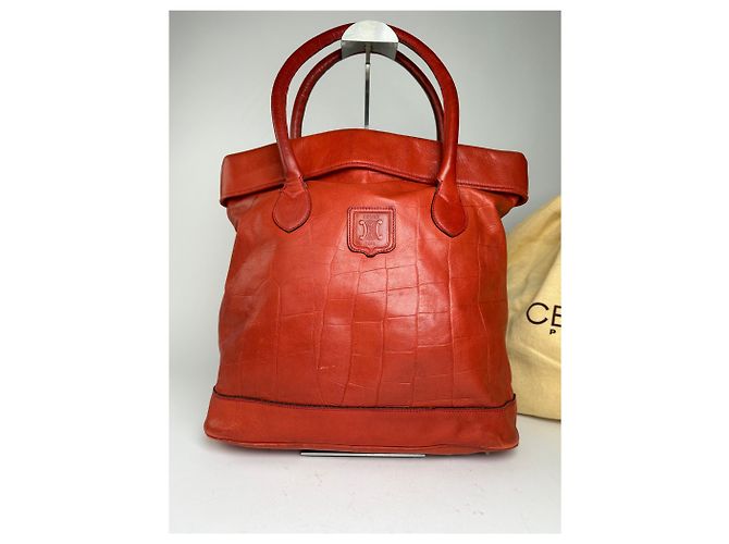 Céline Vintage Celine Triomphe Crest Krokodil-Prägung Leder Tote Rot - Ansicht 10