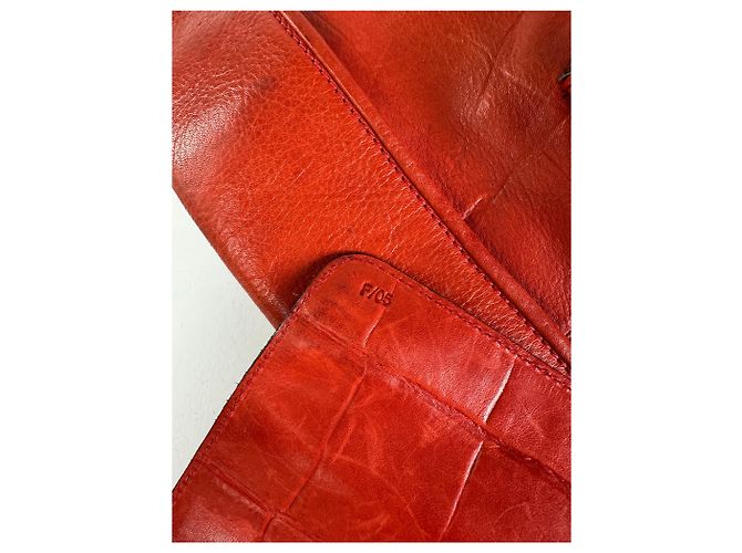 Céline Vintage Celine Triomphe Crest Krokodil-Prägung Leder Tote Rot - Ansicht 3