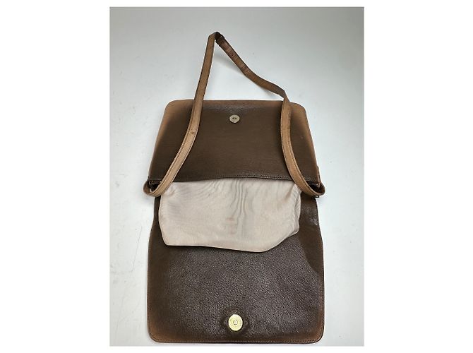 Vintage Givenchy 4G Logo aus genarbtem Leder Umhängetasche in Tan - Ansicht 12